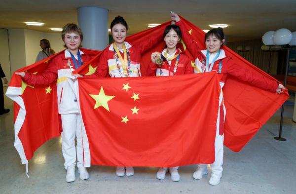 这些中国姑娘们,大写的优秀! 这些中国姑娘们,大写的优秀!