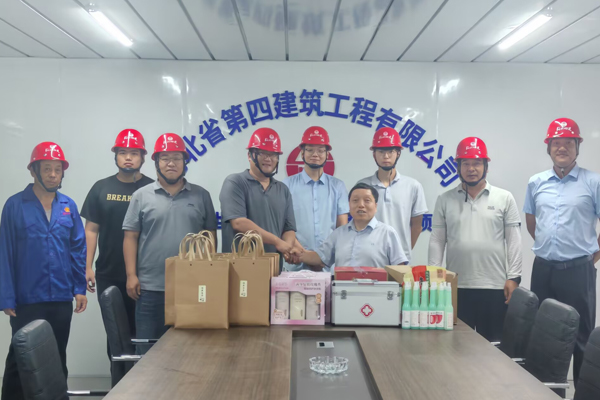 公司工会开展“情系一线人·夏日送清凉”慰问活动